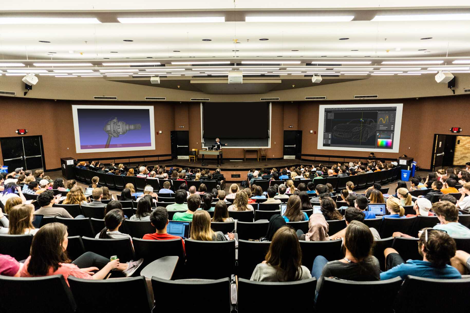 Students learning real-time graphics with Ventuz Designer