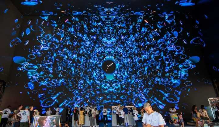 The Galaxy Watch in the kaleidoscope on the Outernet canvas